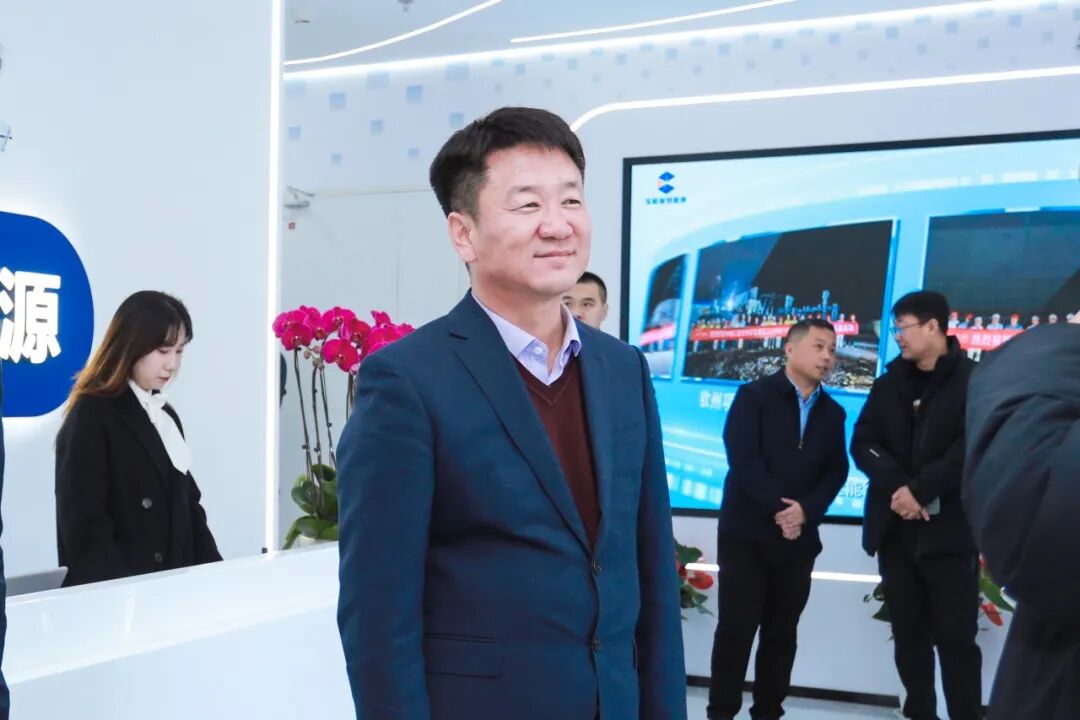 李建国